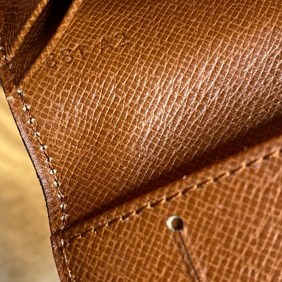 ✈️SOLD✈️ Authentic Louis Vuitton Monogram Wallet - Picture 5 of 6